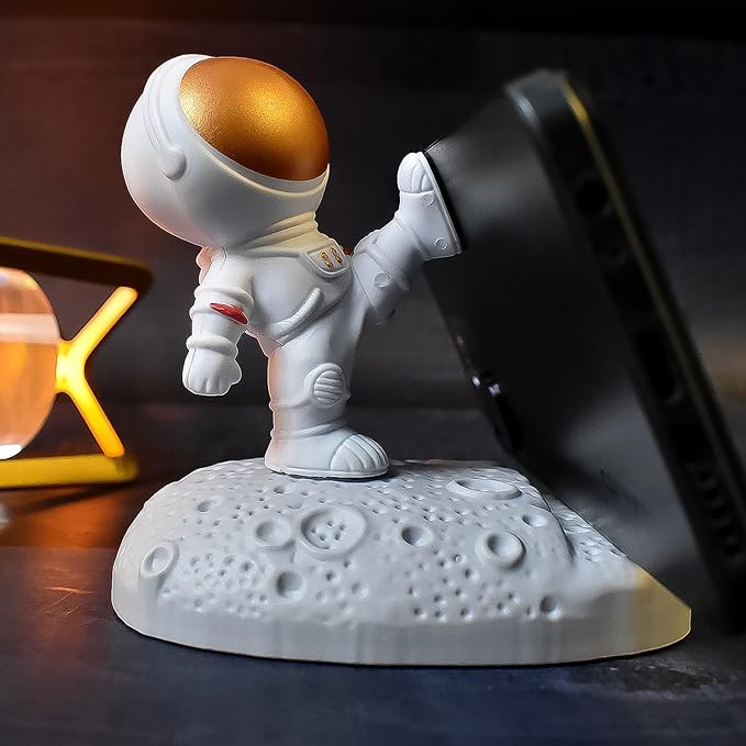 Astronaut 3D Phone Stand | Creative Space-Themed Mobile Holder & Desk Decor